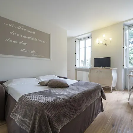Italia Luxury And Ξενοδοχείο με διαμερίσματα 3*