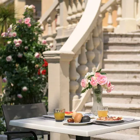 Ξενοδοχείο με διαμερίσματα Italia Luxury And Arco